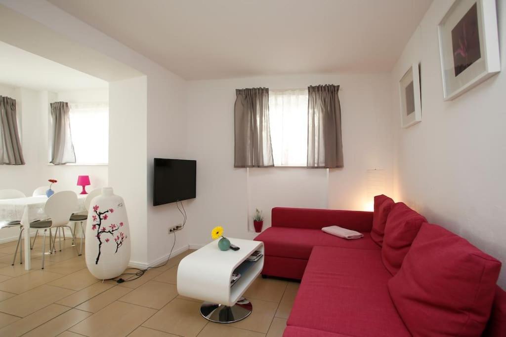 Sunny Apartment At Rostock - Pink Exteriör bild