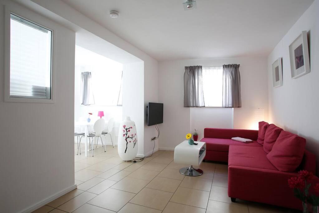 Sunny Apartment At Rostock - Pink Exteriör bild