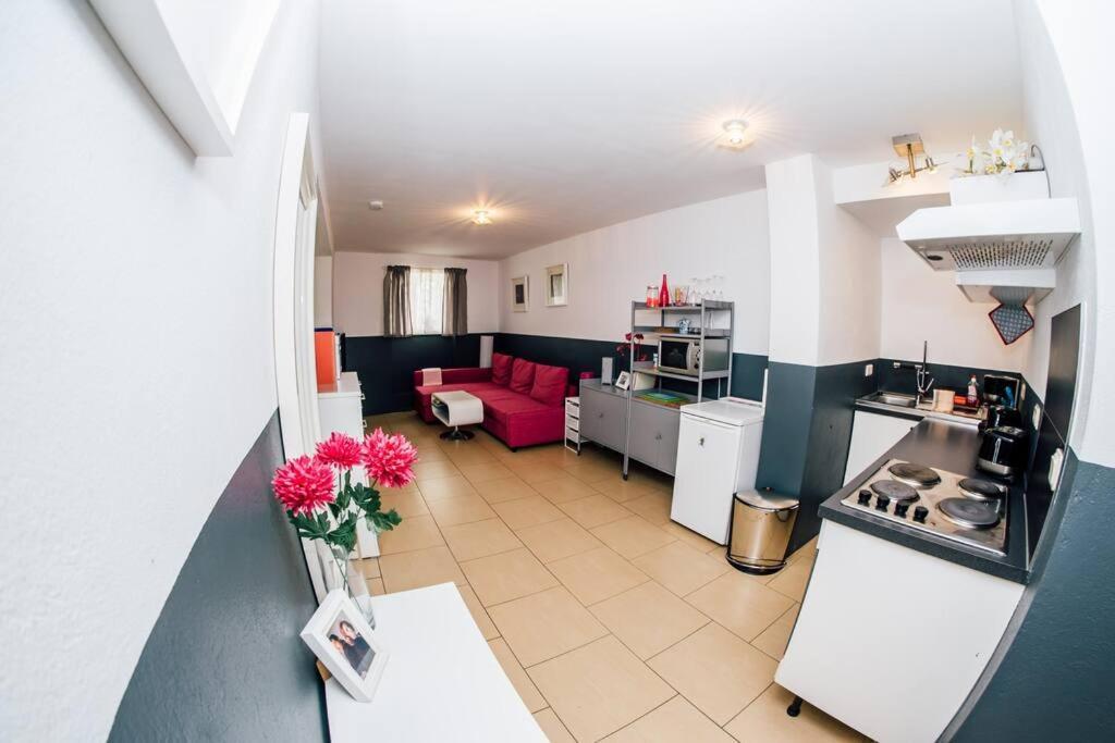 Apartment At Rostock - Pink Exteriör bild